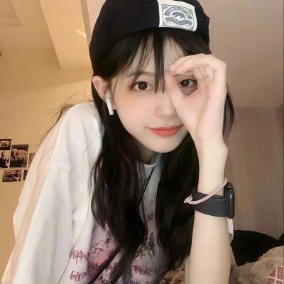 属于她们的片刻